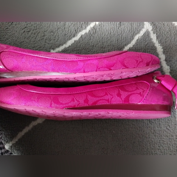 Coach Ronda Fuchsia Logo Ballet Flats EUC - Picture 9 of 14